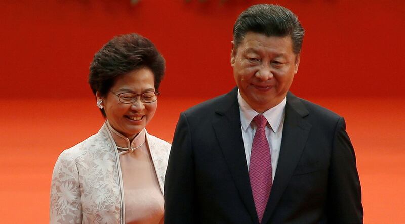 2017年7月1日. 习近平在香港新任行政长官林郑月娥宣誓就职典礼上。（路透社图片）