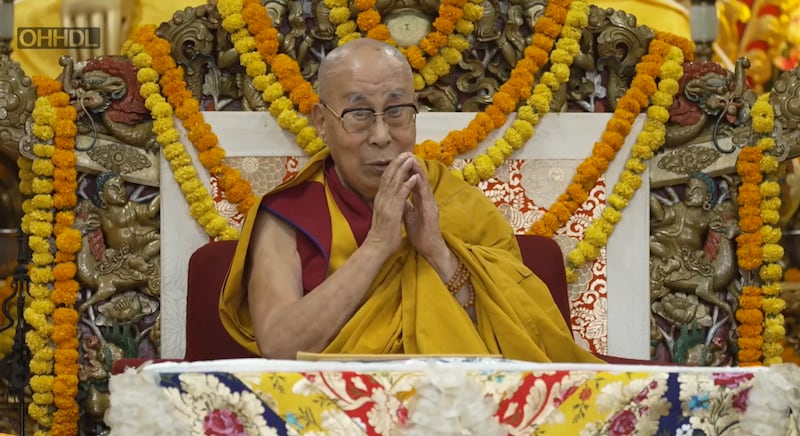 རྡ་ས་མདོ་སྟོད་ཆོལ་ཁའི་དབུས་སྤྱི་ཁྱབ་རྒྱུན་ལས་ཁང་དང་བལ་ཡུལ་སྤོག་ར་གློ་སྒྲིག་བདེ་དོན་ཚོགས་པ་གཉིས་ཀྱིས་སྒྲོལ་དཀར་ཡིད་བཞིན་འཁོར་ལོའི་སྒོ་ནས་བརྟན་བཞུགས་བསྟར་འབུལ་ཞུས་སོང་། ༢༠༢༦།༤།༢༢