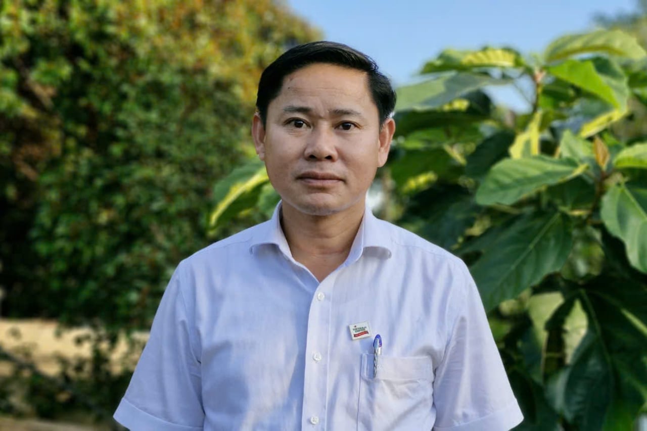 Hình chụp ông Lê Anh Tuấn ở vườn cà phê của công ty Ia Châm