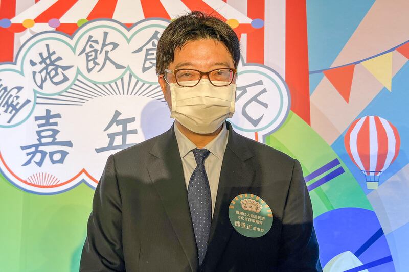 陸委會副主委邱垂正：今年共舉辦104場活動，協助在台港人取得服務和照顧資訊。（淳音 攝）