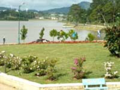 HoXuanHuongDalat200.jpg