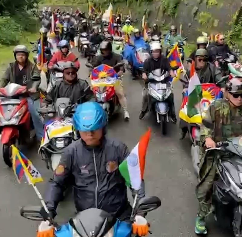 ས་གནས་ཡུལ་མི་གཞོན་སྐྱེས་མང་པོས་མཉམ་ཞུགས་གནང་སྟེ་རྒྱ་ནག་གི་མི་རིཊ་མཐུན་སྒྲིལ་གྱི་ཁྲིམས་ལ་ངོ་རྒོལ་གནང་པ། ༢༠༢༦།༠༧།༣༡