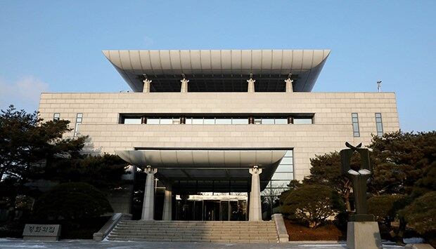 9일 남북고위급회담이 열린 판문점 남측 평화의 집의 전경.