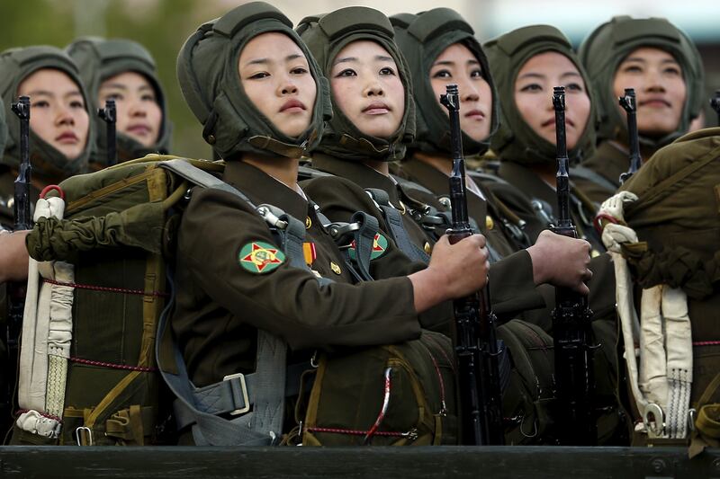 female_soldiers2.JPG