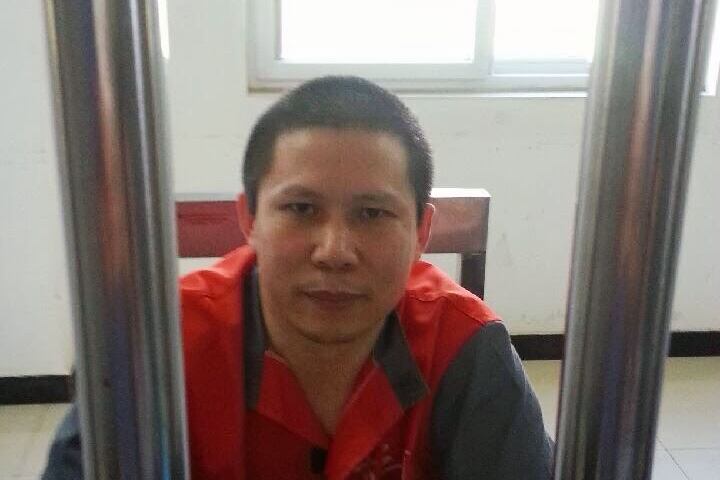 腾讯微博出现一张许志永在北京第三看守所会见律师的相片。( 腾讯微博)