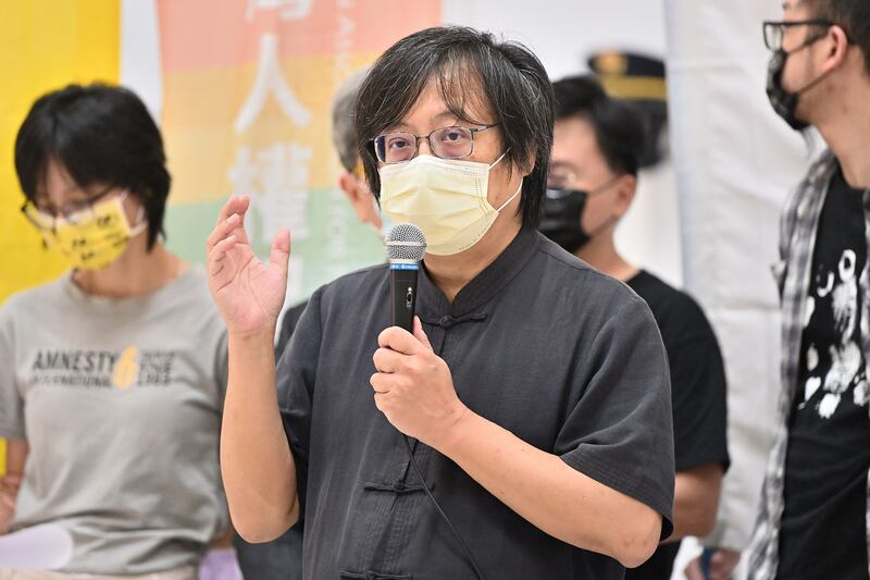 華人民主書長理事長曾建元：在台重現的「恥辱柱」象徵台灣接續香港六四的薪火。（鍾廣政攝）
