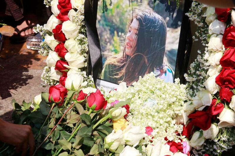 https://www.rfa.org/english/multimedia/myanmar-death-protest-gallery-02222021182753.html/myanmar_funeral022121_002.jpg