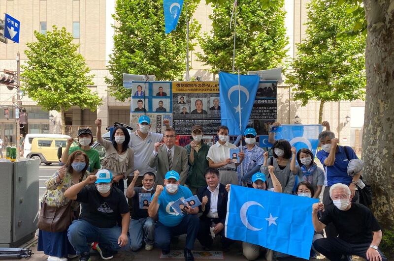 ياپونىيەنىڭ خوككايدو ئارىلىنىڭ ساپپورو شەھىرىدە ئارقا-ئارقىدىن ئۈچ پائالىيەت ئۆتكۈزۈلۈپ «ئۇيغۇر ئىرقىي قىرغىنچىلىقى» ئاڭلىتىلدى. 2022-يىلى 28-ئاۋغۇست، ياپونىيە.