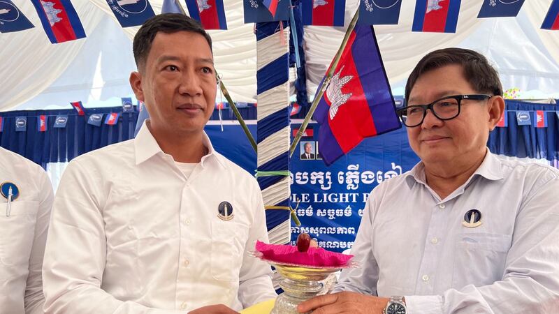 គណបក្សភ្លើងទៀនតែងតាំងលោក លី ម៉េងឃាង ជាប្រធានប្រតិបត្តិគណបក្សខេត្តកណ្តាល កាលពីថ្ងៃអាទិត្យ ទី២៩ ខែមករា ឆ្នាំ២០២៣ 1.jpg