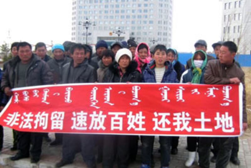 mongolia_students350.jpg