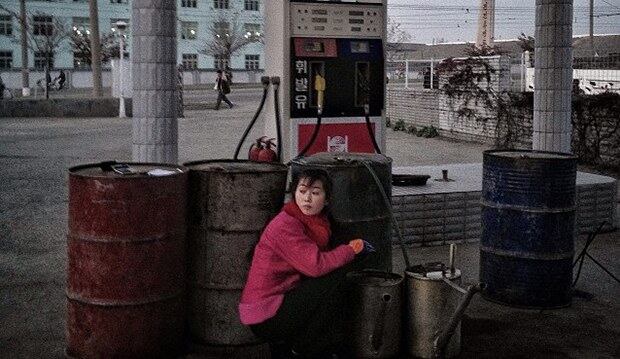 북한 함흥에 있는 한 주유소.