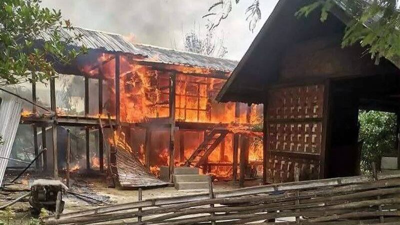 nyaungyin-village-burned.jpg