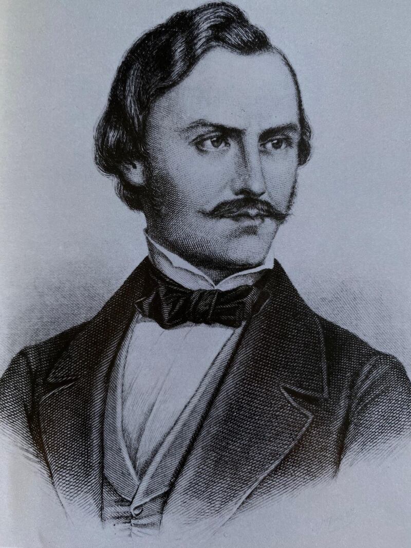 ئادولف شلاگىنتۋايىت ھائىنرىك گېرھارد فرانتس (Heiunrich Gerhard Franz) نىڭ «يىپەك يولى بويىدا سەنئەت ۋە مەدەنىيەت» (1986) ناملىق كىتابىدىن ئېلىندى.