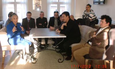 Rabiye-Qadir-xanim-Gollandiyediki-uyghur-aktipliri-bilen-sohbette-385.jpg