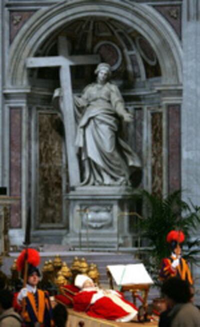 Pope2005_0405_150.jpg
