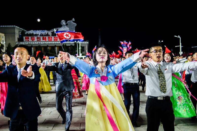 조선노동당 창건 77주년 기념, 평양 무도회
