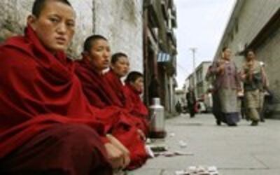 lhasa_monks-200.jpg