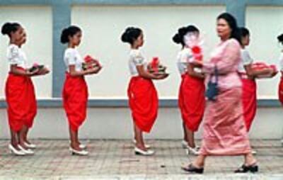 CambodiaWedding200.jpg