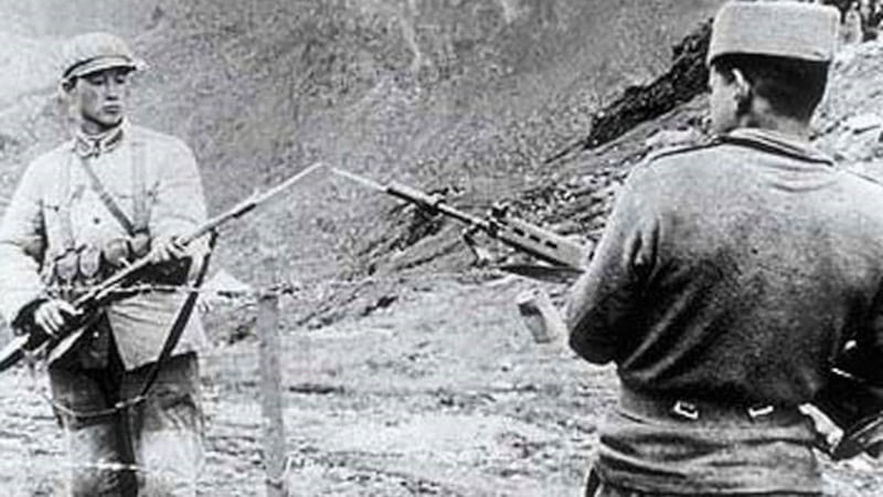 1962年中印边界爆发战争。图为双方在战前的对峙。（India Today）