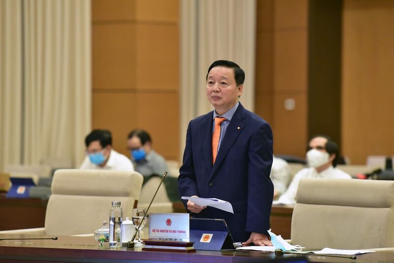 Bộ trưởng Tài nguyên-Môi trường Trần Hồng Hà tại phiên họp của Quốc hội ngày 15/6/2020.