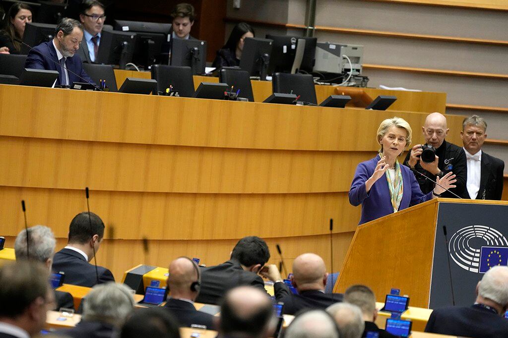 欧盟委员会主席冯德莱恩(Ursula von der Leyen )30日在布鲁塞尔发表讲话