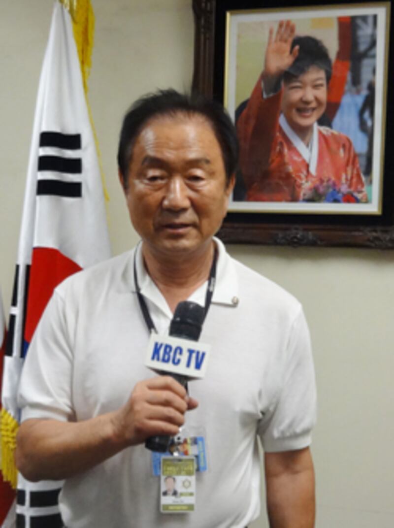 한 취재 현장에서의 최창준 원로 방송인 (사진제공: KBC TV).