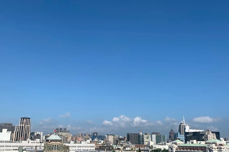 鄭明典表示氣球如在太陽下方基本上是完全看不到。(鄭明典臉書圖片)