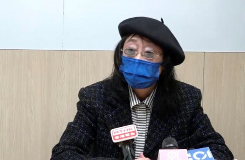 導演張婉婷日前見傳媒宣佈暫停公映，並向事主致歉。（RTHK直播截圖）