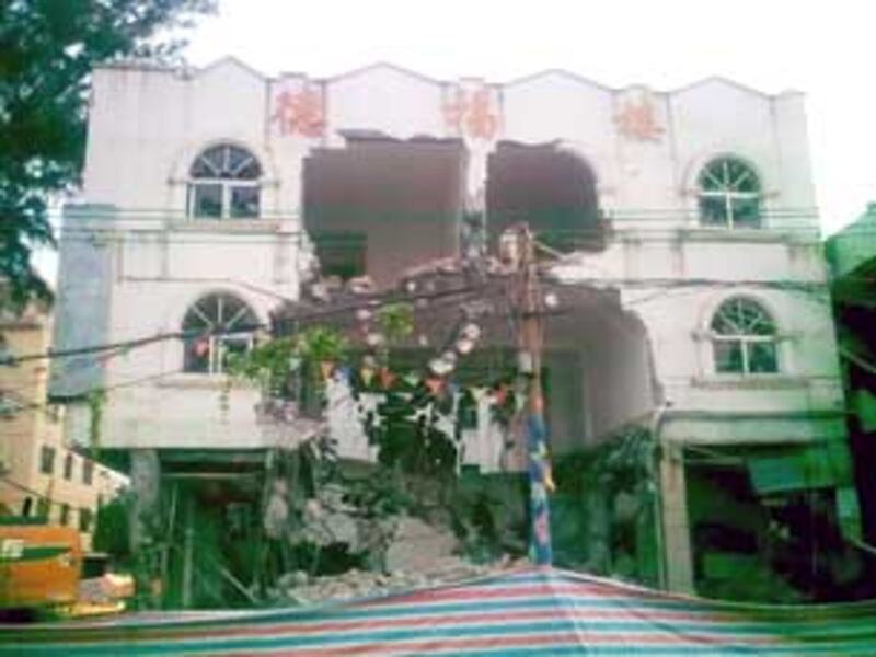 VillageDemolishing1_305
