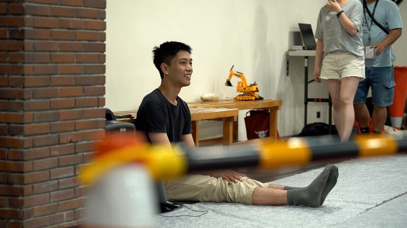 台湾独立编舞家张可扬关注社会运动和抗争，透过舞蹈创作为不同议题发声。（李宗翰摄影）