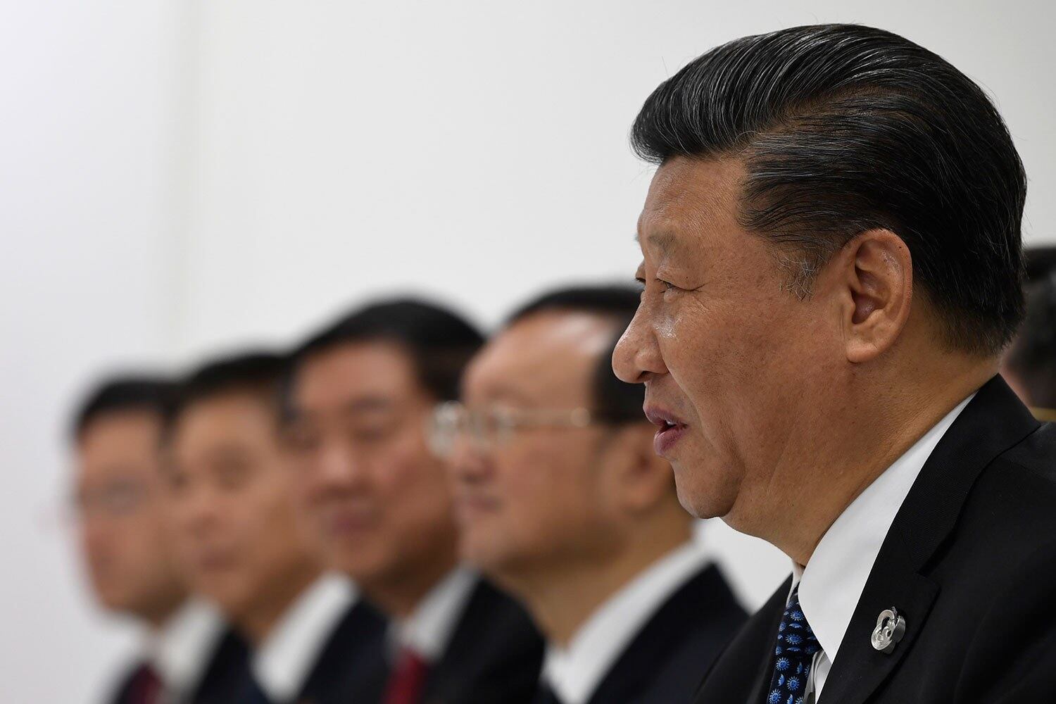 美國總統特朗普和中國國家主席習近平，2019年6月29日上午10點50分舉行雙邊會談。習近平說，中美合作比摩擦好，合則兩利、斗則俱傷，願意同特朗普就事關中美關係發展的根本性問題交換意見，為下階段兩國關係發展定向把舵。（美聯社）