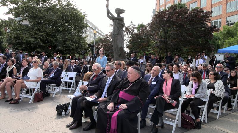 bhuchung Tsering Truman–Reagan (1).jpg