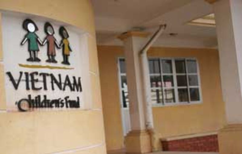 Nơi nuôi dạy trẻ em tàn tật do hâu quả chiến tranh tại Hà Nội. Photo courtesy Plasma HN.
