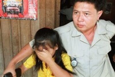 vienamese-girl-in-cambodia-250.jpg