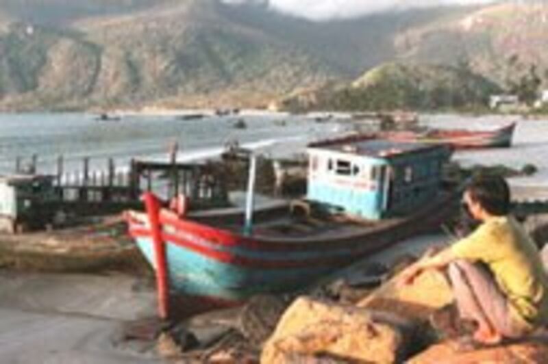 fishingship_men200.jpg