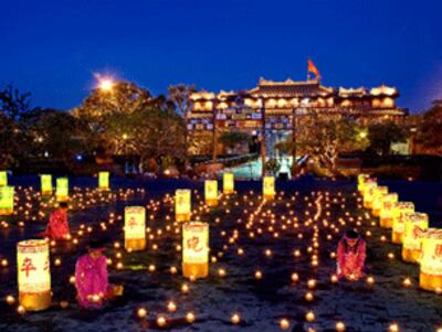 Cổng Đại Nội trong dịp Huế Festival- Courtesy of of travelandtourworld.com