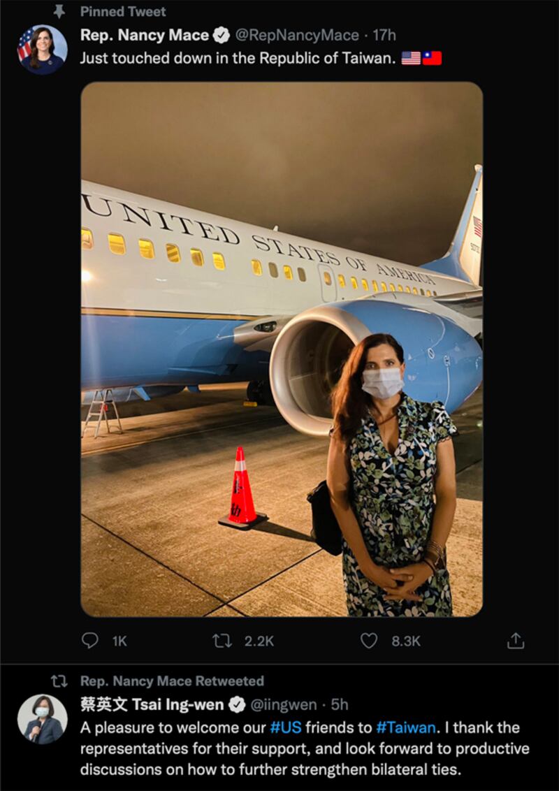 2021年11月26日，美國眾議員梅斯（Nancy Mace）抵達台灣推文獲蔡英文回應。（Nancy Mace推特截圖）