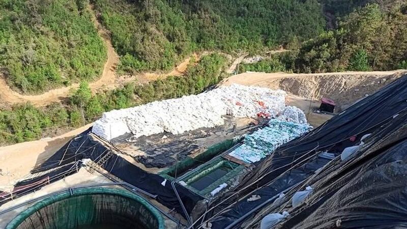 ကချင်ပြည်နယ်က မြေရှားသတ္တုတူးဖော်ရေး လုပ်ငန်းခွင်တစ်ခုကို ၂၀၂၂ ခုနှစ် မတ်လ ၃ ရက်နေ့က တွေ့ရစဉ်။ (Photo: RFA)
