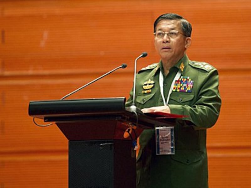 Senior General Min Aung Hlaing, commander-in-chief of Myanmar's armed forces, delivers a speech at a government peace conference in Naypyidaw, Jan. 12, 2016.