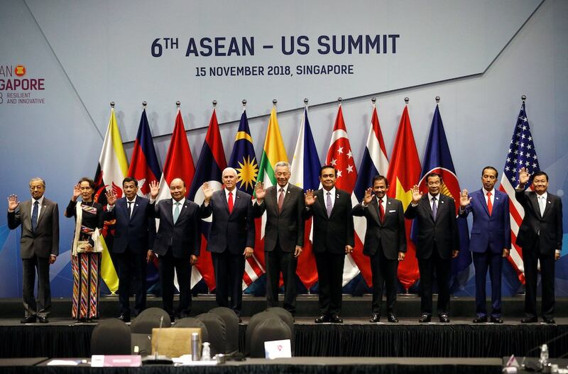 Hình minh hoạ. Lãnh đạo các nước ASEAN chụp hình cùng Phó Tổng thống Mỹ Mike Pence ở Singapore hôm 15/11/2018