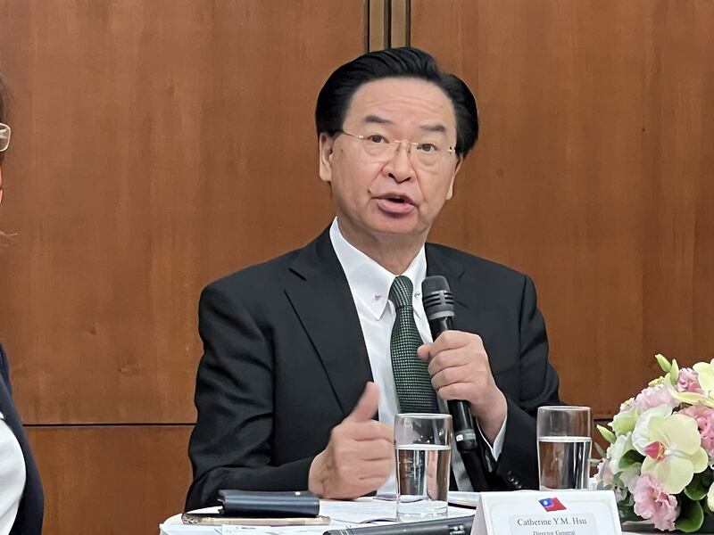 台湾的外交部长吴钊燮指,中国军演是侵略台湾演练。(记者 黄春梅摄)