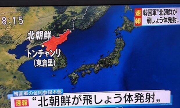 일본 공영 NHK가 6일 북한의 탄도미사일 발사 소식을 전하고 있다.
