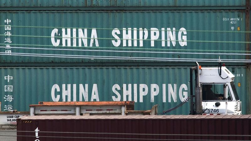  2019年9月1日，特朗普总统实施新的中国进口关税后，洛杉矶港的中国海运集装箱。（法新社）