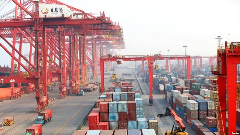 中国经济下行，当局启动内循环改善环境。不过，人民币对美元汇率大幅度反弹，这样下去会影响中国出口货品竞争力。（路透社资料图片）