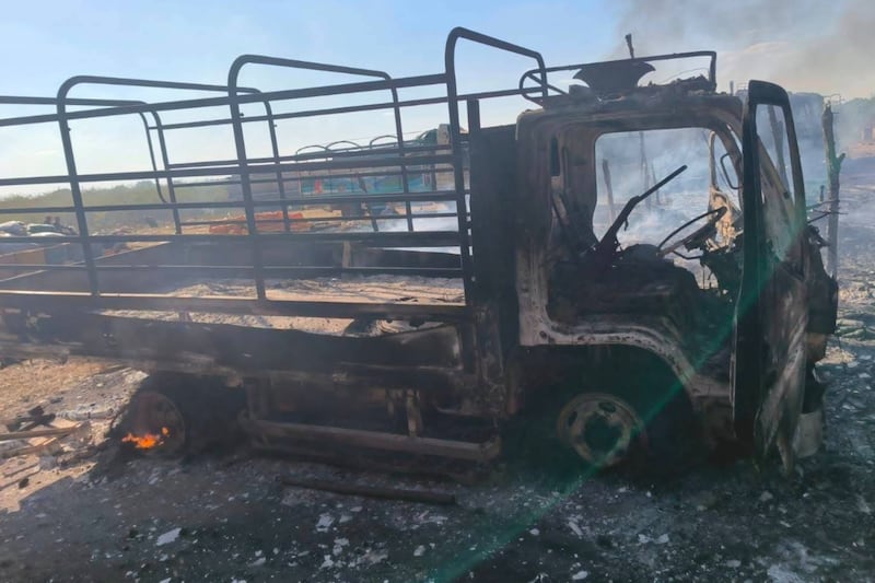 ဒီဇင်ဘာလ ၂၇ ရက်နေ့ ခင်ဦးမြို့နယ် မြေနီလျှိုရွာအနီး လေကြောင်းတိုက်ခိုက်ခံရအပြီး အပျက်အစီးမြင်ကွင်းများ