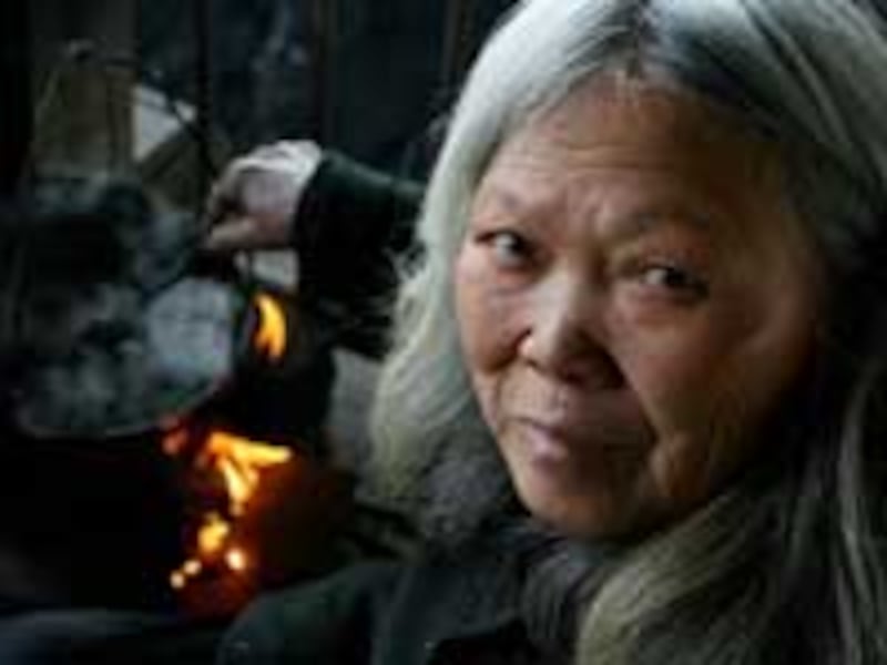 OldWoman2006_200.jpg