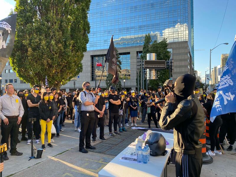 集會約有500人參與,主辦方形容是8.31的苦痛將香港人連結在一起。(胡彗藍 攝)