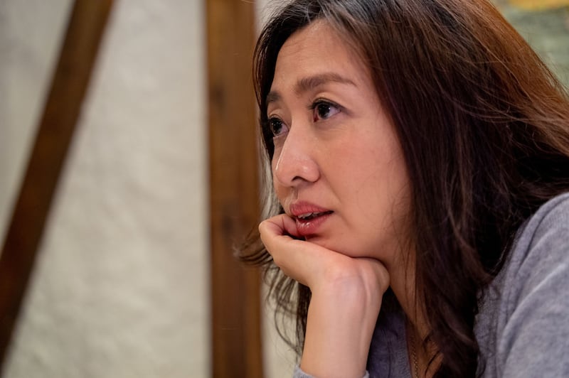 绿党不分区立委候选人名单中第一名的邓惠文，以精神科医师专业身份，过去10年来以温柔、疗愈的形象深植大众之间，成为最受欢迎的两性议题作家与主持人。（摄影／许𦱀倩）