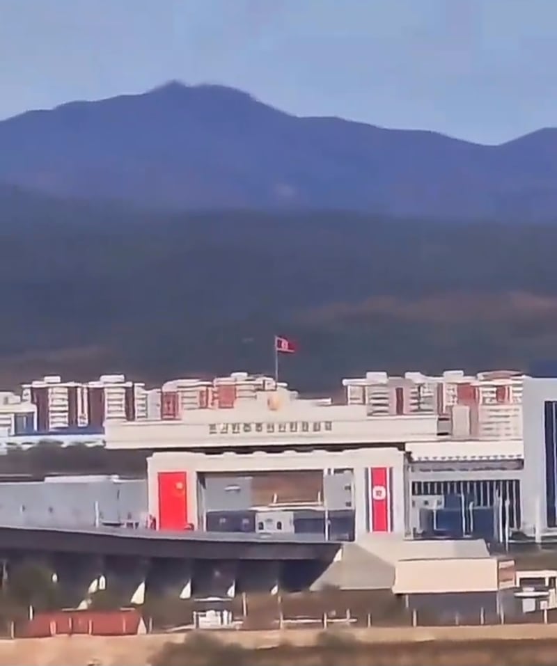 북한측 세관이 모습.