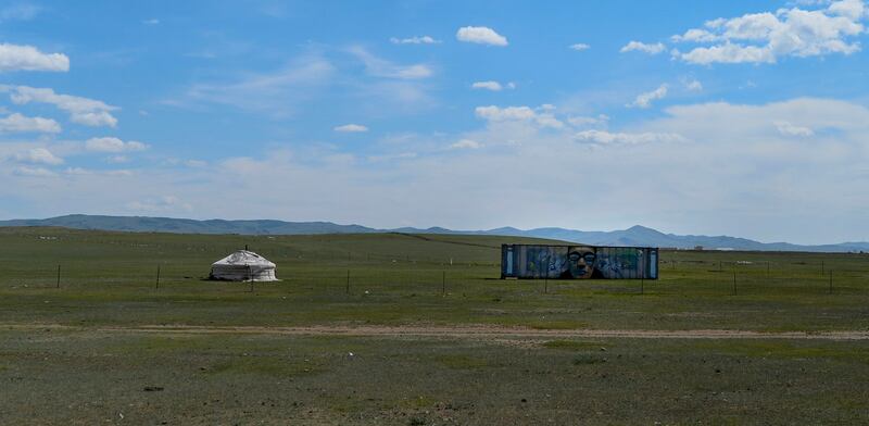 MongoliaMain_002_E.jpg
